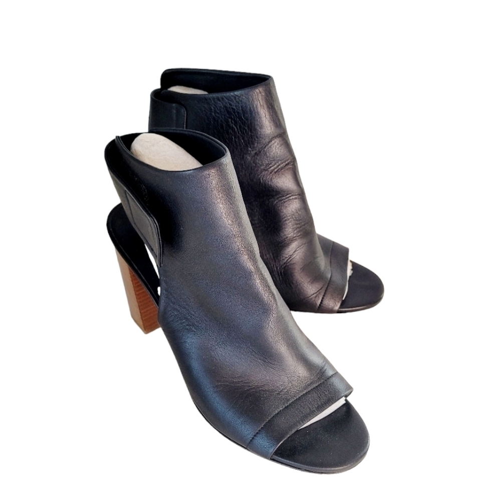 Vince Black Leather Heeled Sandals Size 10 Made in Italy